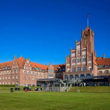 Bundesinnenminister Alexander Dobrindt will Kollegen nach Flensburg in die Marineschule Mürwik einladen. (Archivbild).