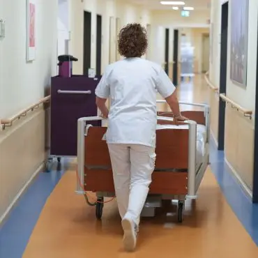 Die Bettenauslastung in Hamburger Kliniken lag 2025 bei 76,2 Prozent. (Archivbild)