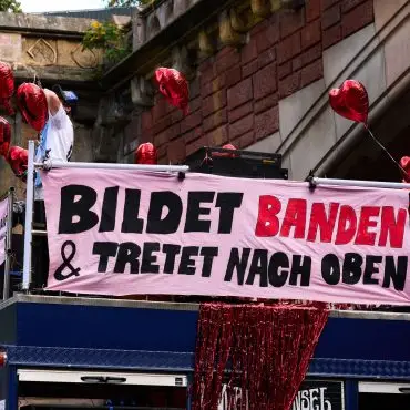 Der Demo-Rave verbindet elektronische Musik mit politischen Forderungen.