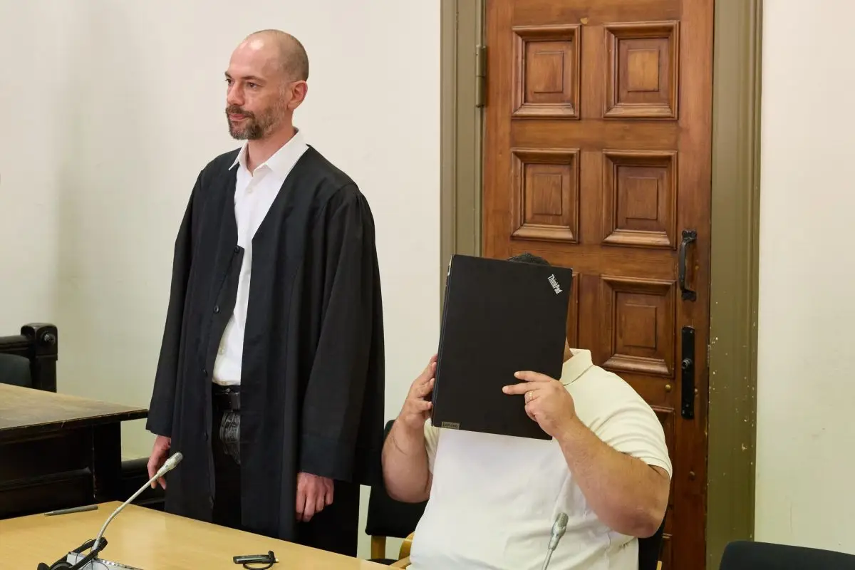 Das Verlesen der Anklage dauerte fast zwei Stunden.