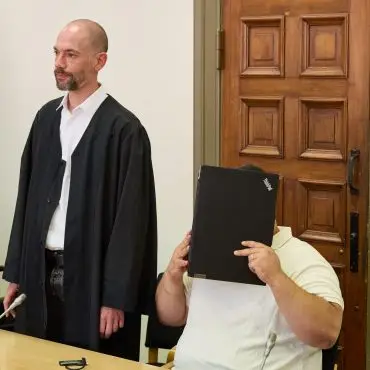 Das Verlesen der Anklage dauerte fast zwei Stunden.