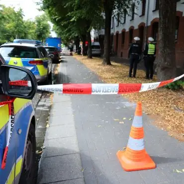 Nachbarn hatten eine offene Wohnungstür bemerkt und die Polizei gerufen.