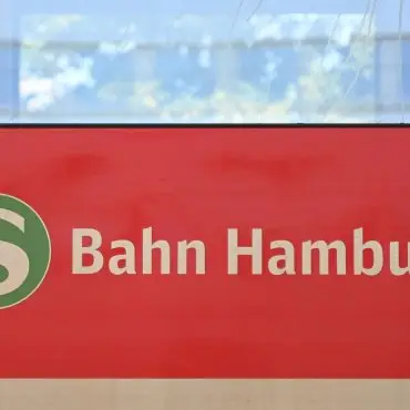 Der Vorfall sorgte in der Nacht für Einschränkungen im Hamburger S-Bahn-Verkehr. (Symbolbild)