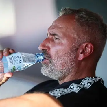 Kiels Trainer Tim Walter findet den Saisonstart seines Teams «in Ordnung».