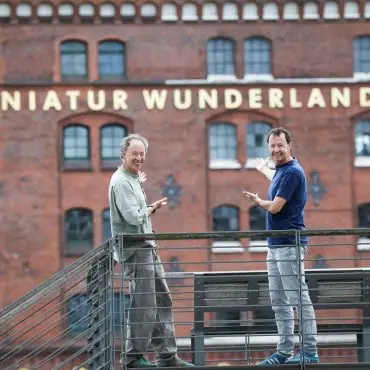 Mit Liebe zum Detail, Mut und Begeisterungsfähigkeit zur größten Modelleisenbahnanlage der Welt: die Brüder Frederik und Gerrit Braun haben sich einen Traum erfüllt.
