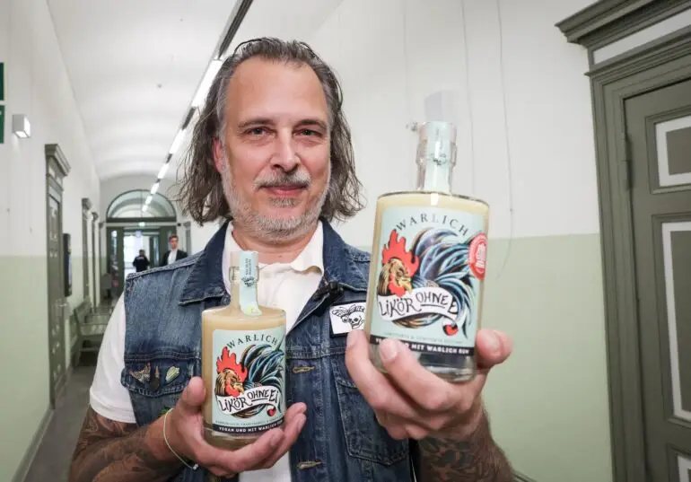 Die Nachlass Warlich GmbH vertreibt zum Ärger des Schutzverbands der Spirituosen-Industrie einen veganen Likör auf Sojabasis mit Rum unter der Bezeichnung «Likör ohne Ei». (Archivbild)
