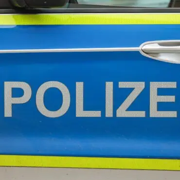 Die Polizei hat Ausschreitungen zwischen Fans von Holstein Kiel und des VfL Osnabrück unterbunden. (Symbolbild)