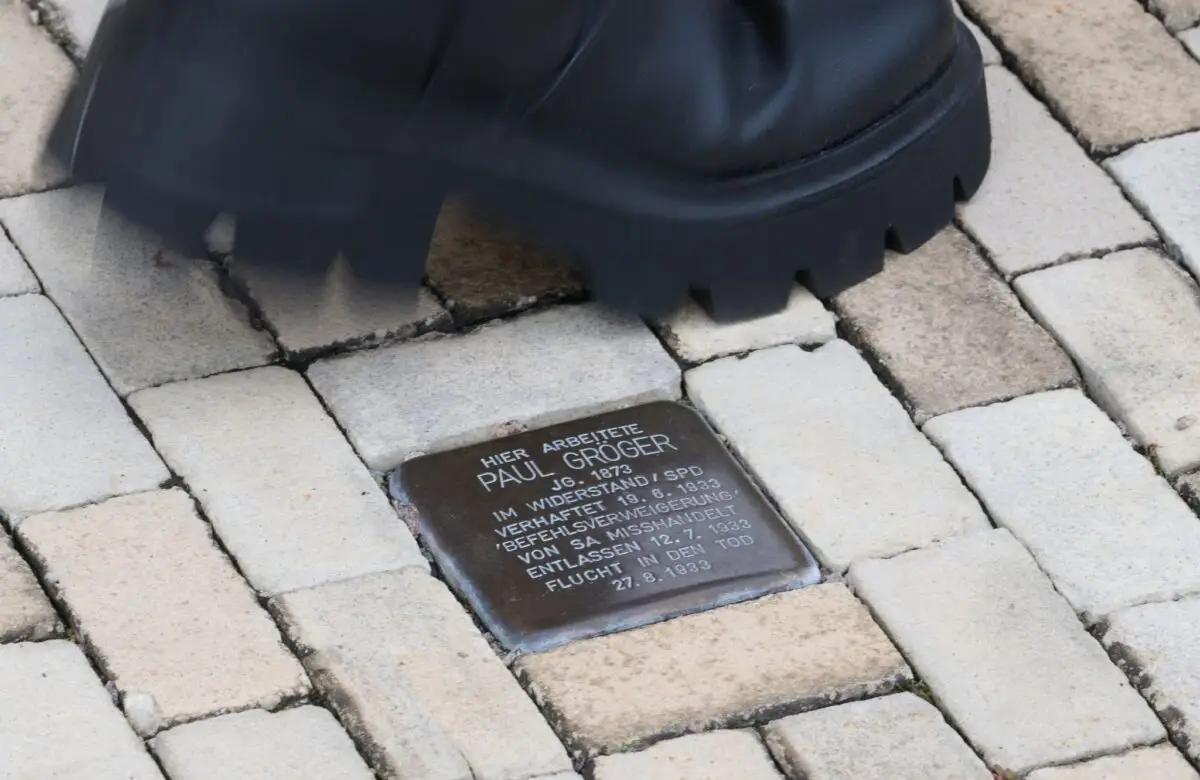 Die Stolpersteine aus Heidenau sind nun auch Teil einer App. (Symbolbild)