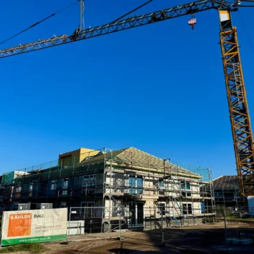 Baustelle der 46 neuen Dauerwohnungen am Kortdeelsweg in Wyk auf Föhr