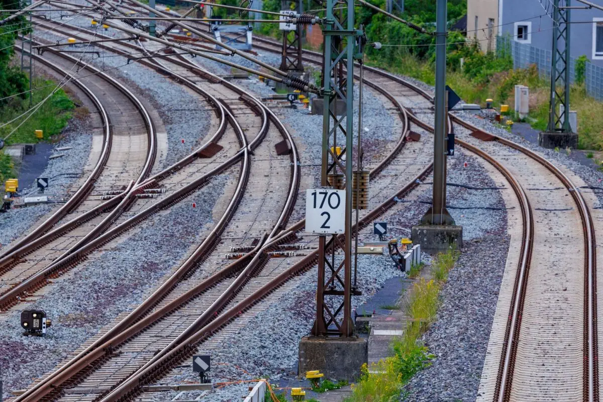 Die Strecke zwischen Berlin und Hamburg wurde von August 2025 bis Juni 2026 generalsaniert. (Archivbild)