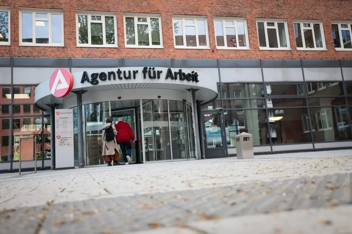 Die Zahl der Arbeitslosen in Hamburg ist gefallen. (Archivbild)