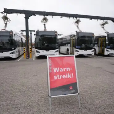 Auch am Mittwoch bleiben die Busse in den kreisfreien Städten in den Depots.