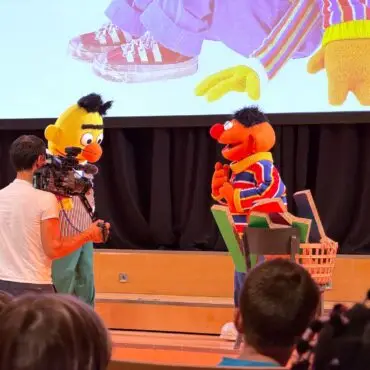 Zum Start der neuen Staffel der «Sesamstraße» durften rund 200 Kinder die erste Folge vorab ansehen.