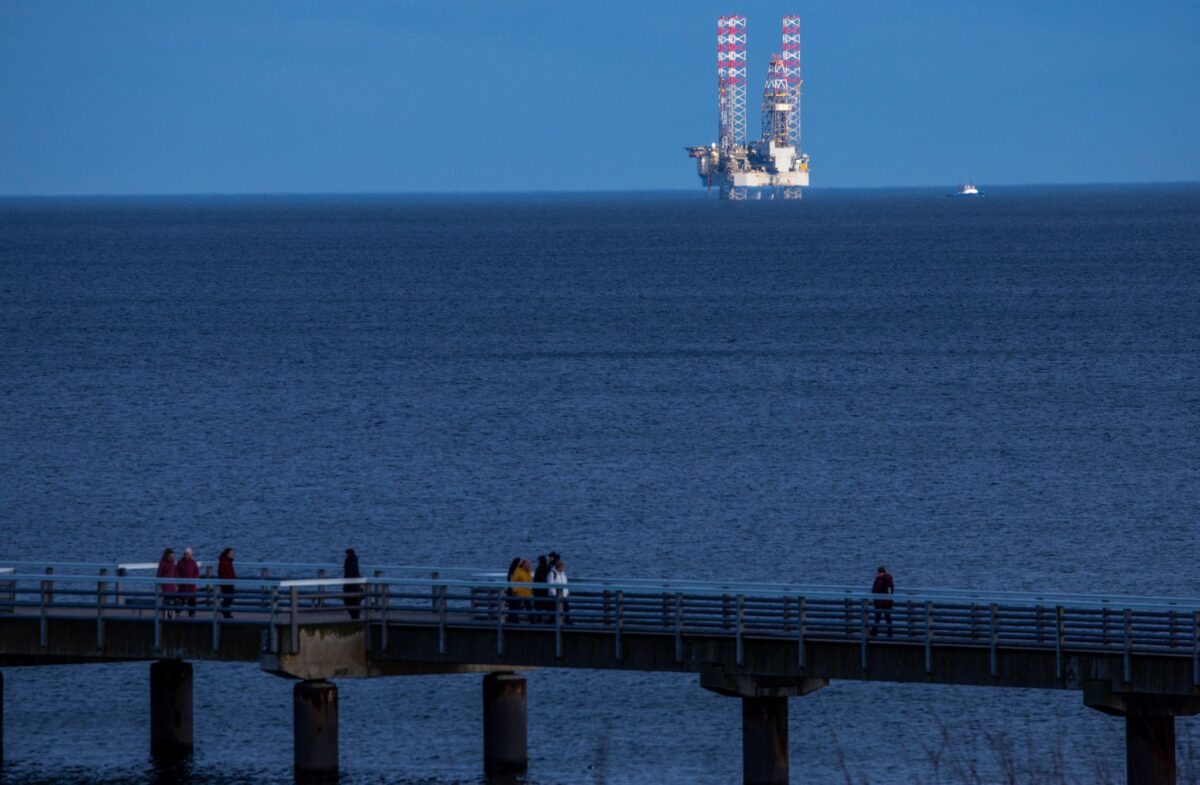 Nach Probebohrungen in der Ostsee hatte das kanadische Unternehmen Central European Petroleum (CEP) mitgeteilt, auf ein großes Ölvorkommen gestoßen zu sein. (Archivbild)