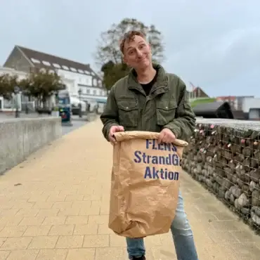 Müllsammelaktion am Strand auf Föhr beim Coastal Cleanup Day