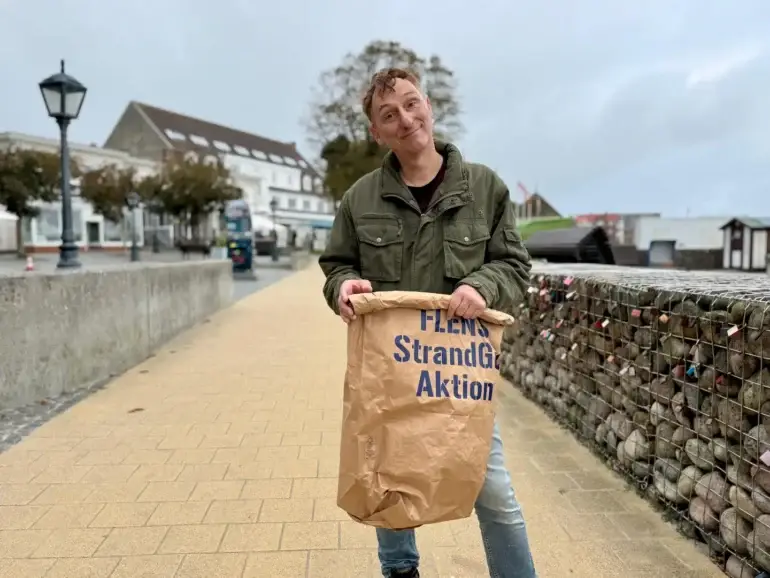 Müllsammelaktion am Strand auf Föhr beim Coastal Cleanup Day