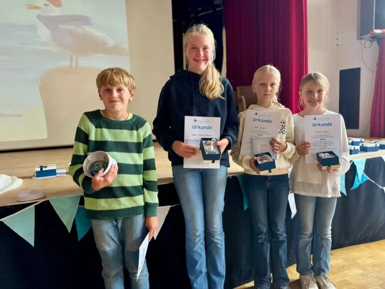 Preisverleihung des Geschichten-Wettbewerbs für Föhrer Grundschulkinder bei Föhr erLesen 2026 im Kurgartensaal Wyk