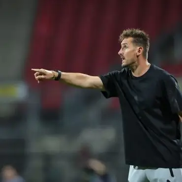 Es läuft zum Saisonstart für Miroslav Klose und den 1. FC Nürnberg. (Archivbild)