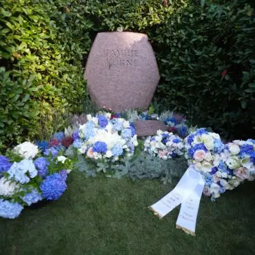 Kühne wurde auf dem Friedhof Ohlsdorf beigesetzt.