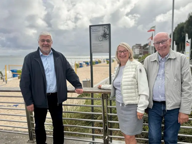 Neue Gedenktafel für die Wyker Klingelmänner nahe der Schipperbank in Wyk auf Föhr