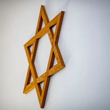 Rechtsextremismus ist laut der jüdischen Gemeinschaft Schleswig-Holstein nur eine von zahlreichen Bedrohungen für Jüdinnen und Juden im Land. (Symbolbild)