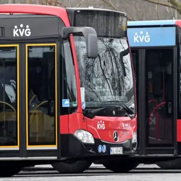 Vom zweitägigen Warnstreik betroffen sind die öffentlichen Busunternehmen in Kiel (KVG), Lübeck (Stadtverkehr Lübeck), Flensburg (Aktivbus) und Neumünster (SWN). (Symbolbild)