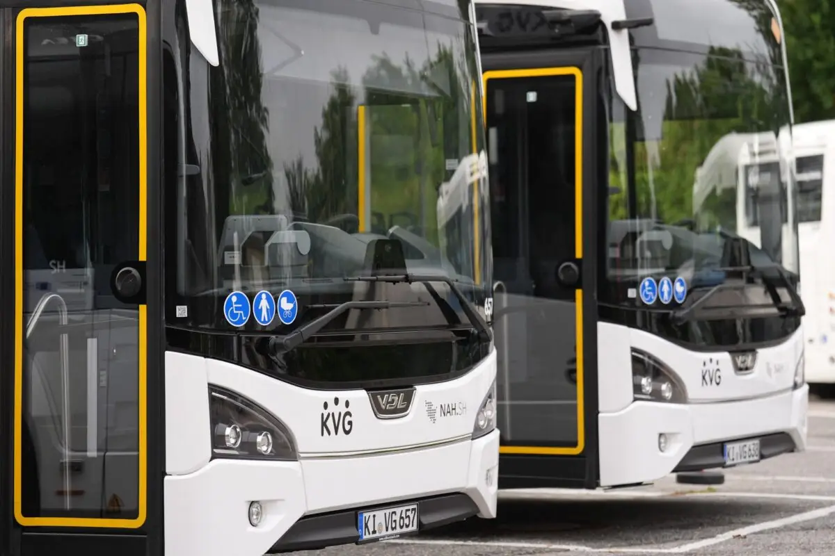 Wie hier in Kiel werden am Montag erneut die Stadtbusse nicht fahren. (Archivbild)