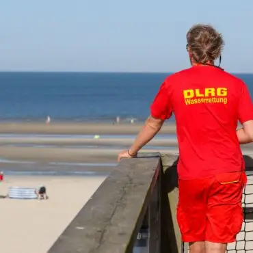 In Schleswig-Holstein ist die Zahl der Badetoten im Jahr 2026 leicht gestiegen. (Symbolbild)