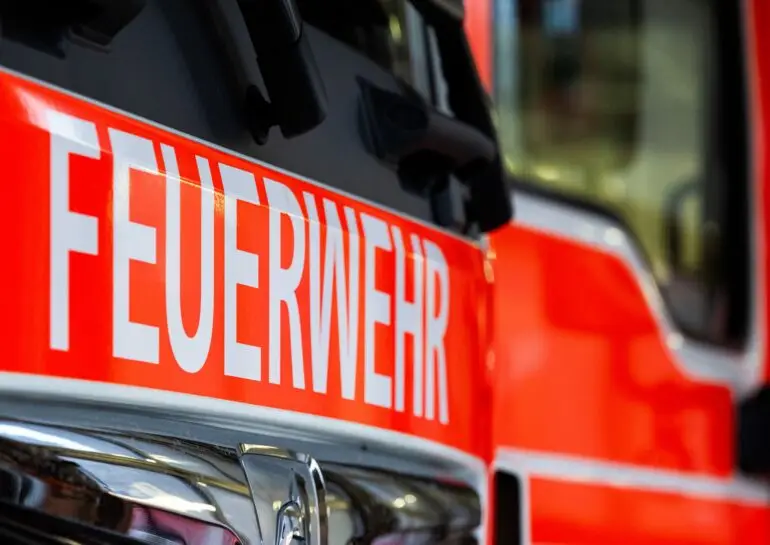 Die Feuerwehr musste zu einem Einsatz in einem Pflegeheim in Bad Schwartau ausrücken. (Symbolbild)