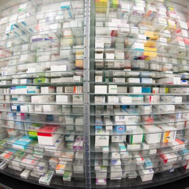 Arzneimittel in einer Apotheke: Hamburg hat im ersten Halbjahr 2026 mehr Medikamente exportiert. (Symbolbild)