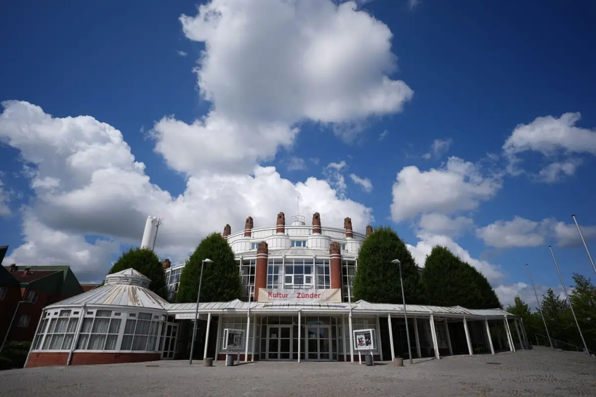 Rund um das Theater Itzehoe soll die neue Störschleife gebaut werden.