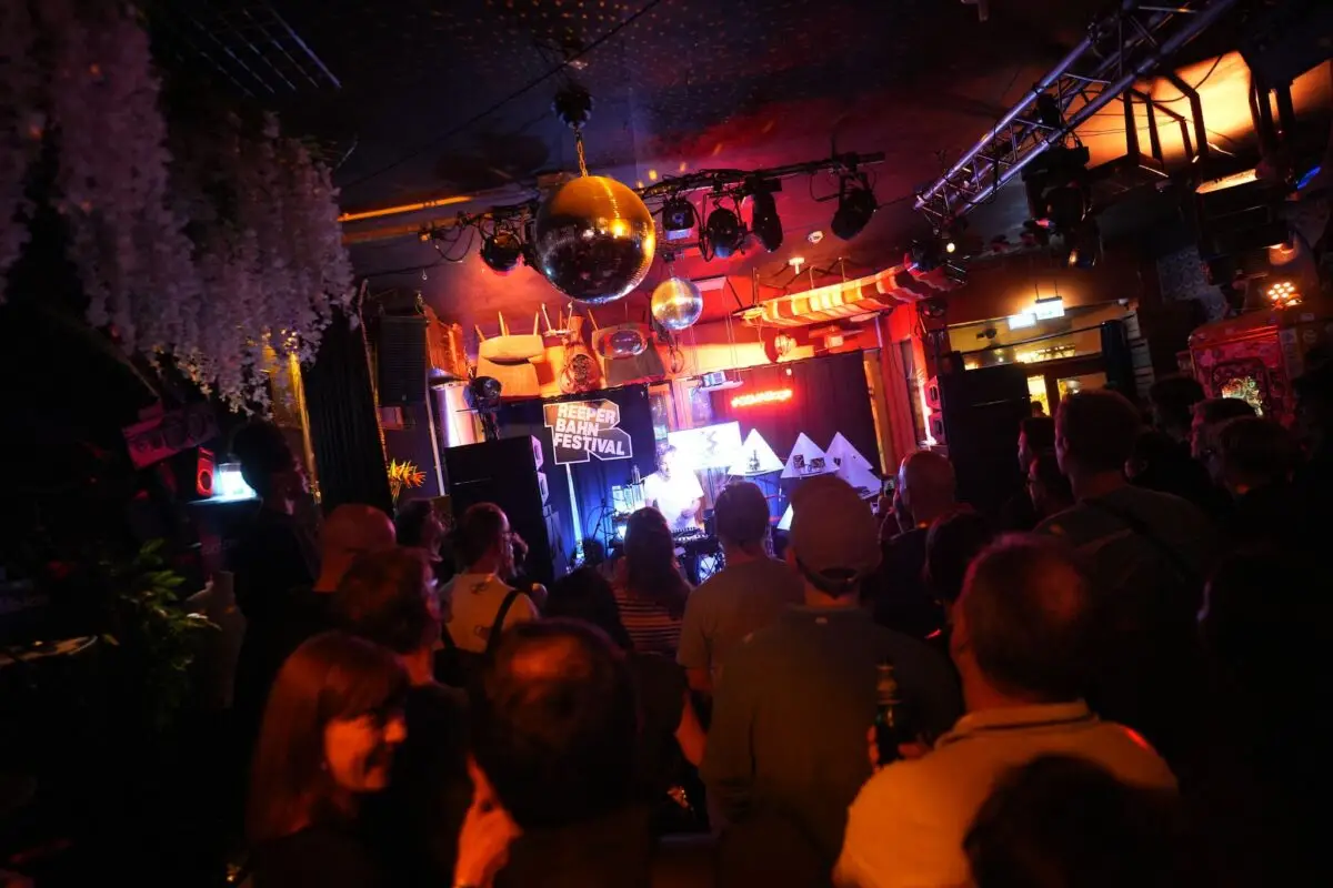 Neue Musik in den großen und kleinen Clubs Hamburgs - 540 Konzerte in 40 Spielstätten gab es rund um die Reeperbahn.