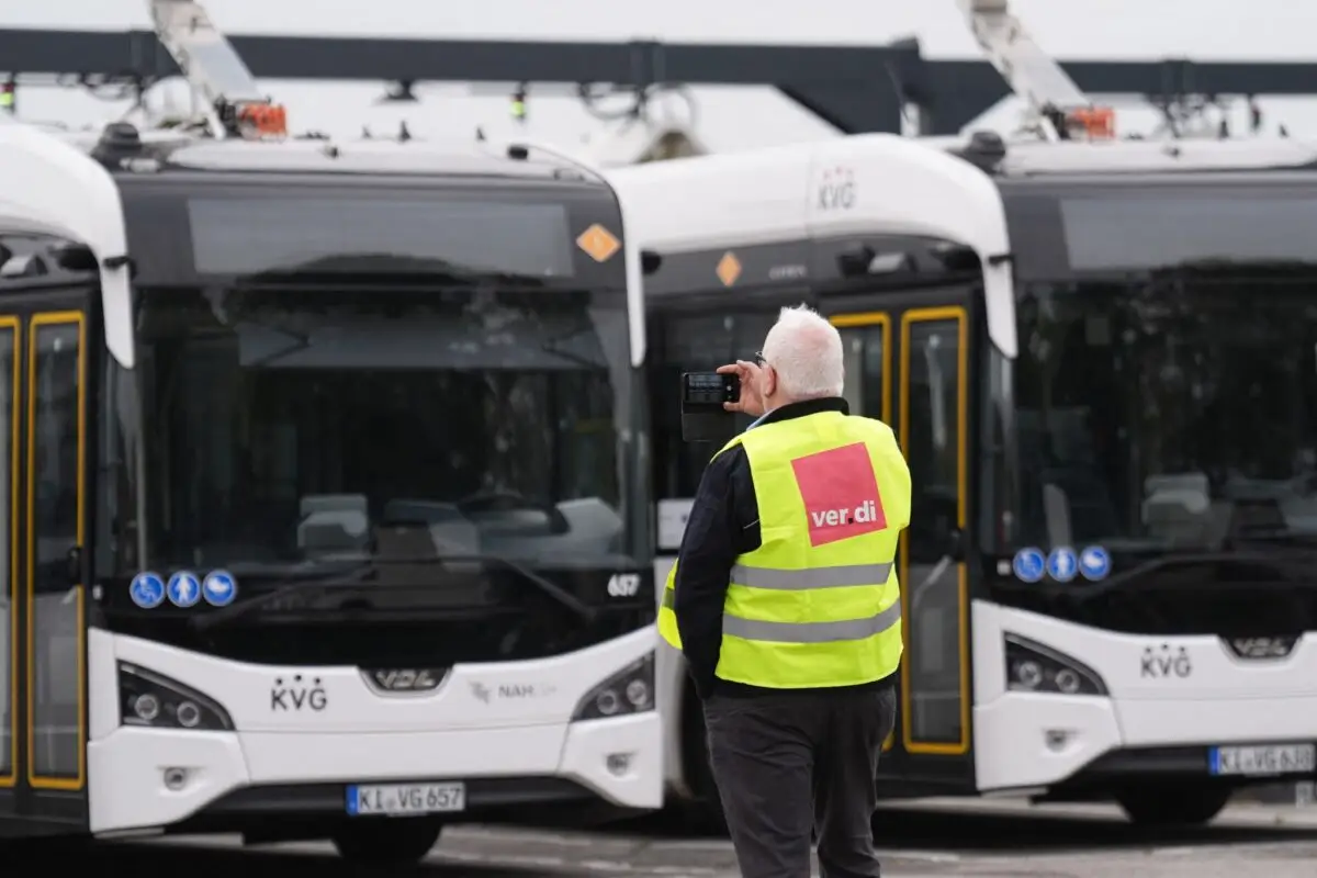 Bis auf weiteres keine Warnstreiks mehr bei den Stadtbussen in Kiel, Lübeck, Neumünster und Flensburg. (Archivbild)