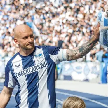 Toni Leistner beendet seine aktive Karriere und widmet sich dem Management im Fußball. (Archivbild)