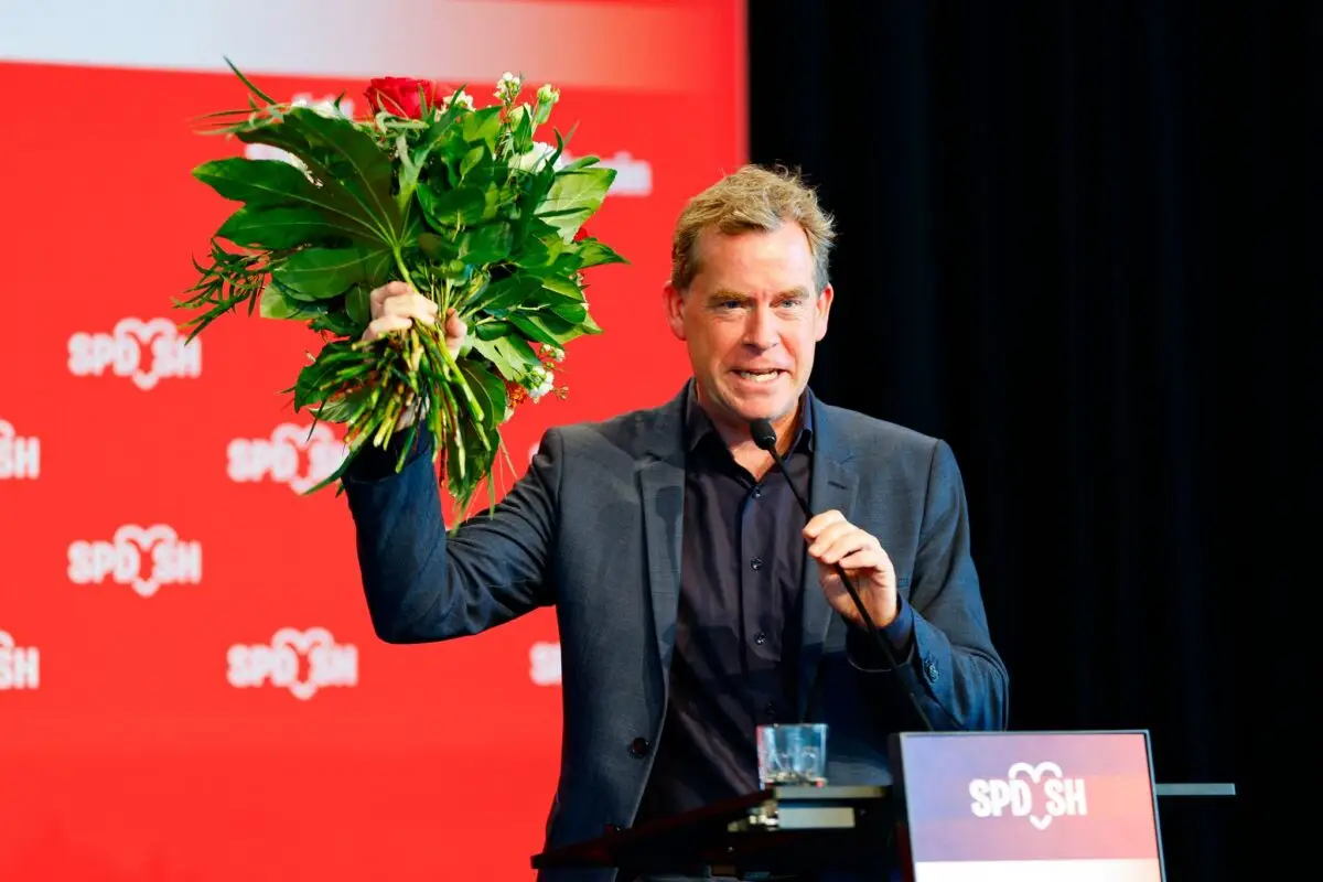 Schleswig-Holsteins SPD-Landeschef Ulf Kämpfer wurde als Spitzenkandidat der Sozialdemokraten bestätigt.