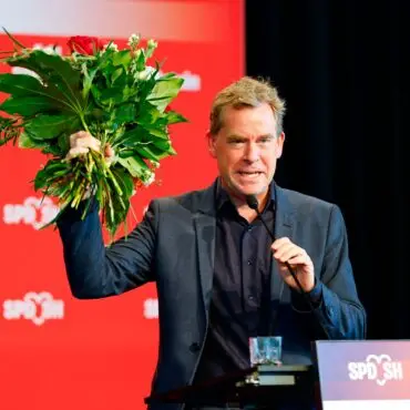 Schleswig-Holsteins SPD-Landeschef Ulf Kämpfer wurde als Spitzenkandidat der Sozialdemokraten bestätigt.
