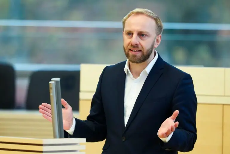 «Mobilität ist Daseinsvorsorge», sagte der SPD-Abgeordnete Niclas Dürbrook. (Archivbild)