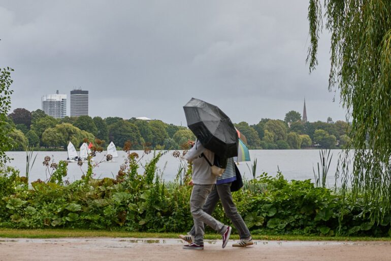 Die kommenden Tage werden nass und ungemütlich. (Symbolbild)