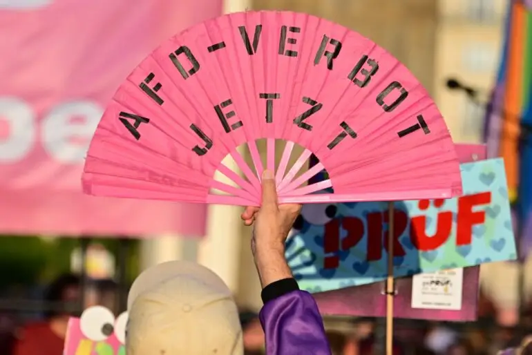 Die Hamburgische Bürgerschaft will eine Bund-Länder-Arbeitsgruppe zur Prüfung eines AfD-Verbots. (Archivbild)