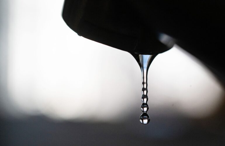Rohrbrüche haben in Hamburger Stadtteilen zu Problemen mit der Wasserversorgung geführt. (Symbolbild)