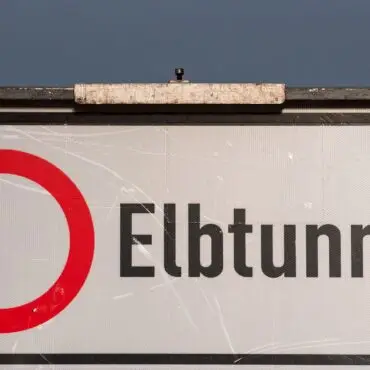 Der Elbtunnel wird am Freitagabend für 55 Stunden in beide Richtungen gesperrt. (Archivbild)