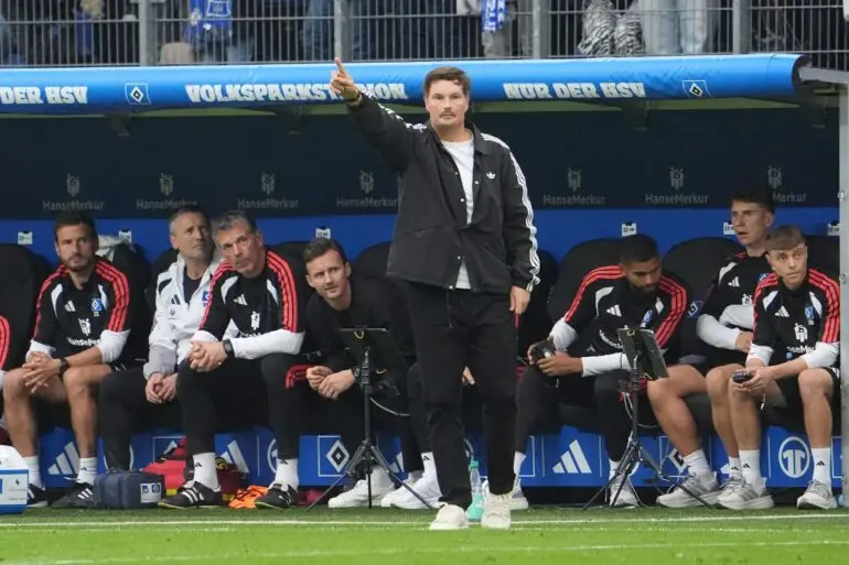 Genießt hohes Ansehen im Verein und in der Mannschaft: HSV-Trainer Merlin Polzin.