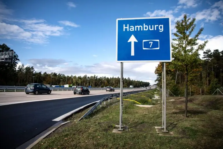 Die A7 war am Wochenende abschnittweise voll gesperrt, ist jetzt aber wieder freigegeben. (Symbolbild)