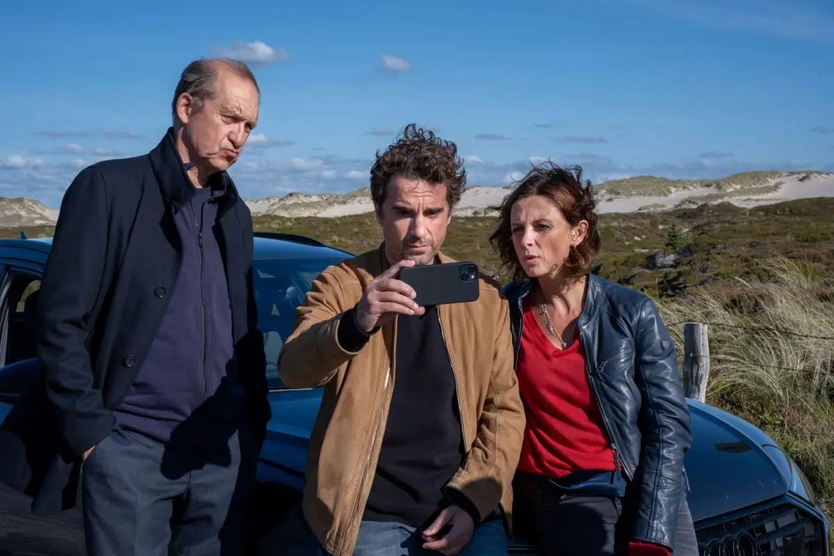 Carl Sievers (Peter Heinrich Brix, l-r), Hinnerk Feldmann (Oliver Wnuk) und Ina Behrendsen (Julia Brendler).
