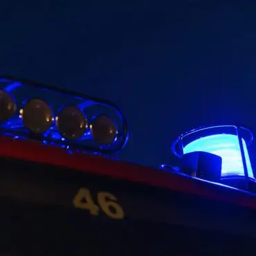 Nach dem Unfall ist auch das Gerätehaus der Feuerwehr von dem Stromausfall betroffen. (Symbolbild)