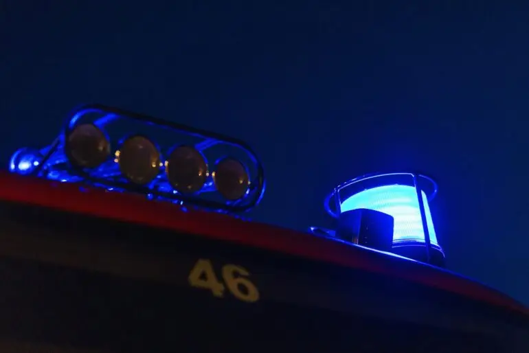 Nach dem Unfall ist auch das Gerätehaus der Feuerwehr von dem Stromausfall betroffen. (Symbolbild)