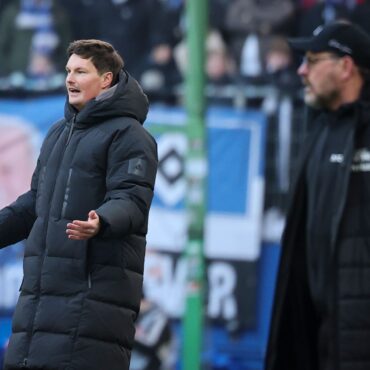 Arbeiteten neun Monate beim HSV zusammen: Trainer Steffen Baumgart (r) und sein einstiger Assistent und Nachfolger Merlin Polzin.