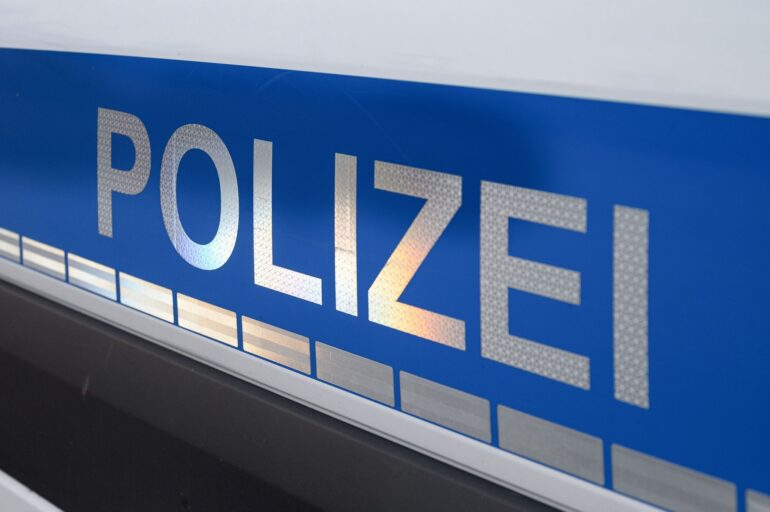 In Neumünster hat ein zwei Jahre altes Mädchen versehentlich Cannabis-Reste gegessen. (Symbolbild)