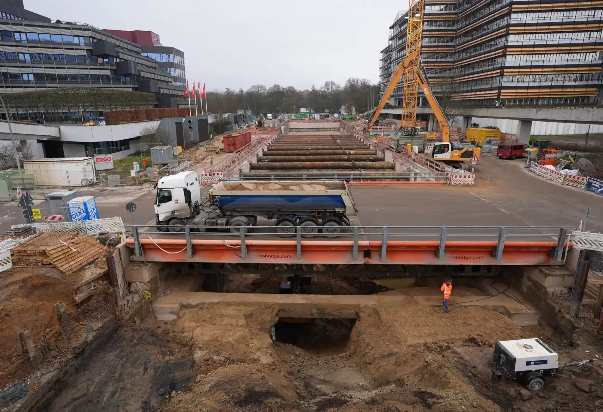 Die Stationen am Volkspark, an der Jarrestraße und der Universität können von den Hamburgern benannt werden. (Archivbild)