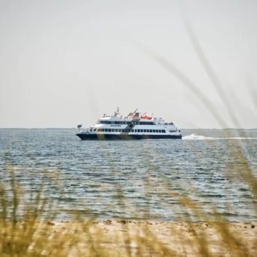 MS Adler-Express auf der Nordsee – das Schiff beendet seine Saison 2026 wegen Sturmprognosen vorzeitig.